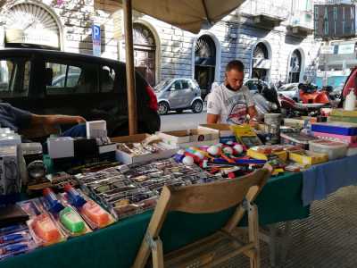E infine prima di arrivare all�ingresso del parcheggio situato sotto piazza Cesare Battisti, facciamo la conoscenza del 40enne Lorenzo
